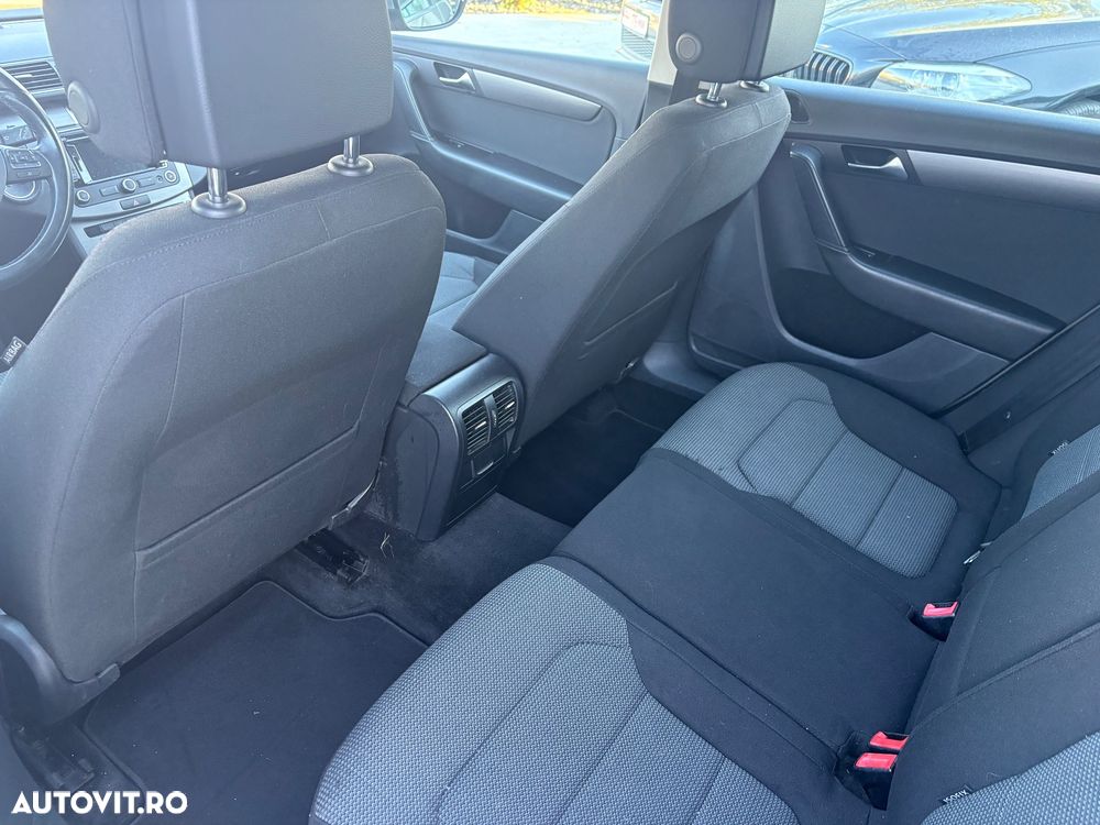 Volkswagen Passat Variant 1.6 TDI BlueMotion Technology Highline - 9