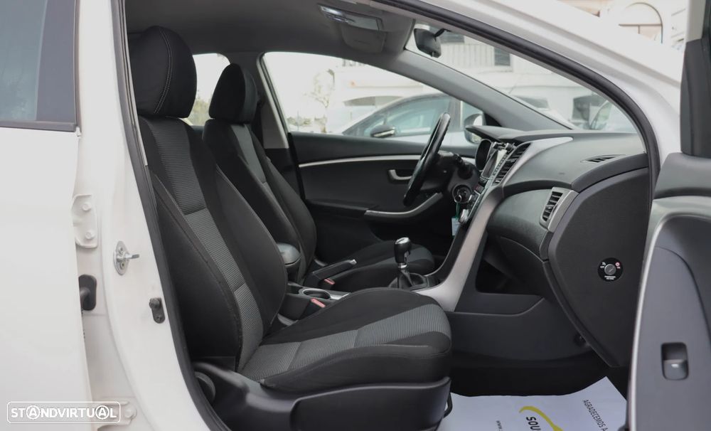 Hyundai i30 1.6 CRDI Blue Comfort - 13