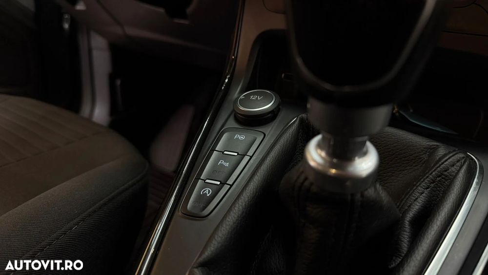 Ford Focus 1.0 EcoBoost Titanium - 22