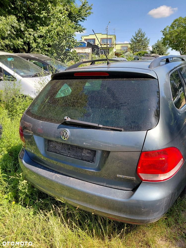 Części VOLKSWAGEN GOLF V kombi 1.9TDI 105KM 2008r. ZDERZAK TYŁ LA6R - 1