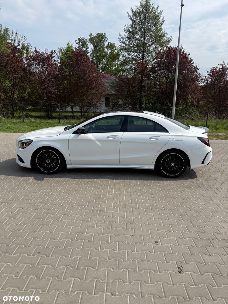 Mercedes-Benz CLA 250 4-Matic AMG Line - 2
