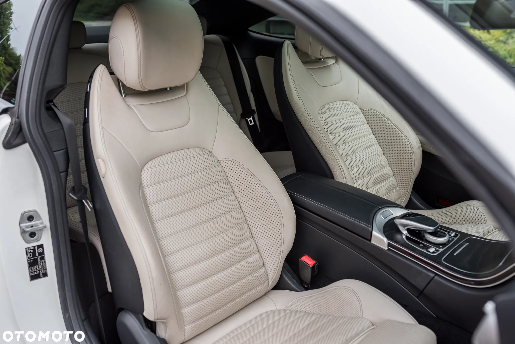 Mercedes-Benz Klasa C 300 7G-TRONIC - 22