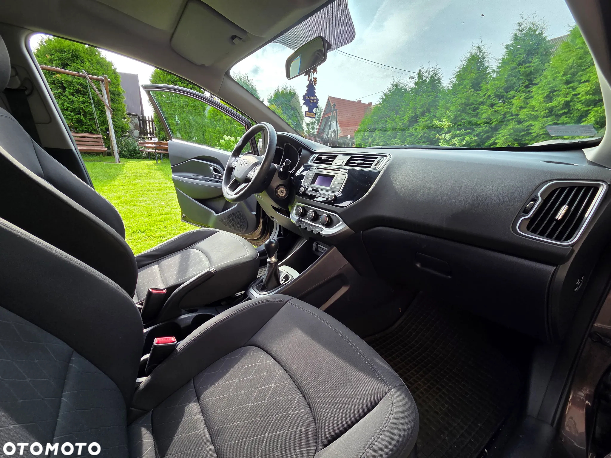 Kia Rio - 11