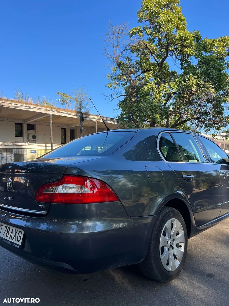 Skoda Superb 2.0 TDI Ambition - 6