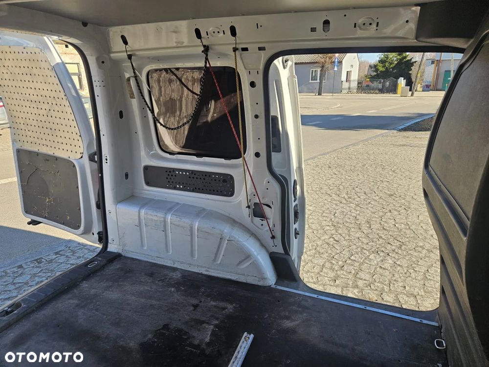Volkswagen Caddy - 9