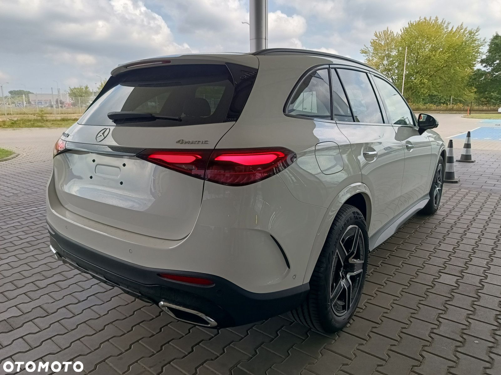 Mercedes-Benz GLC - 11