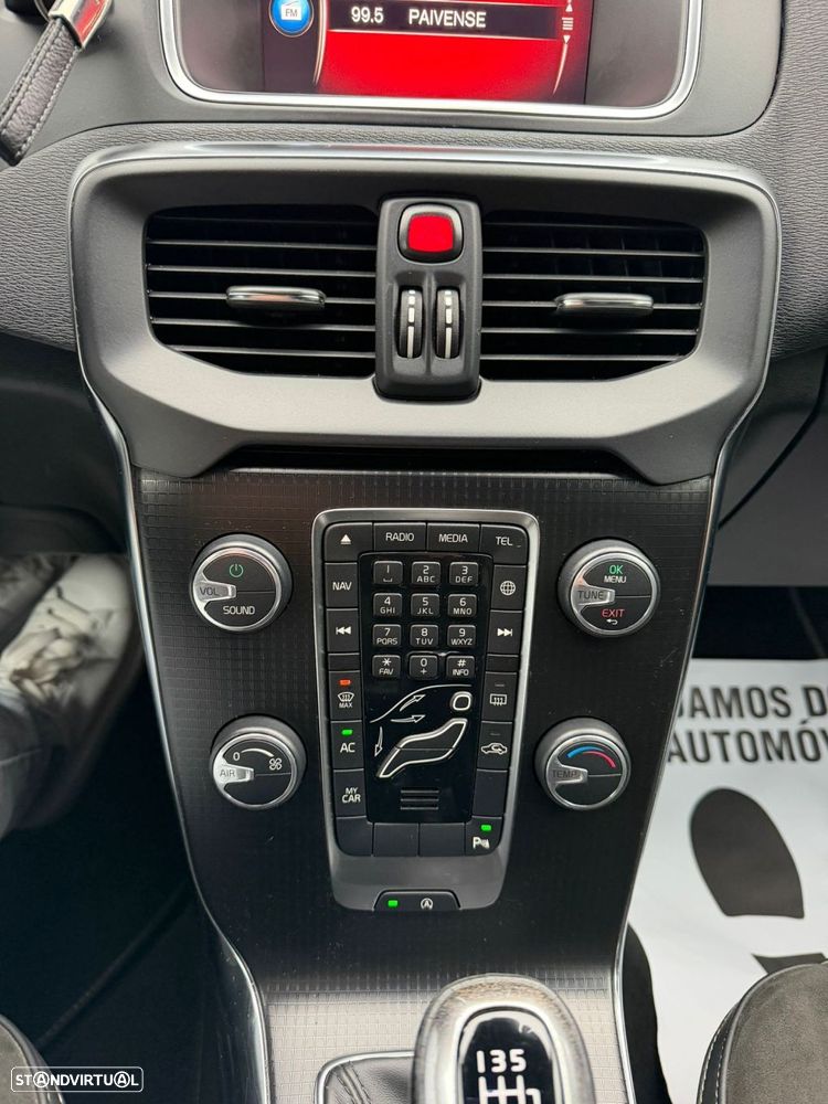 Volvo V40 2.0 D2 R-Design - 32