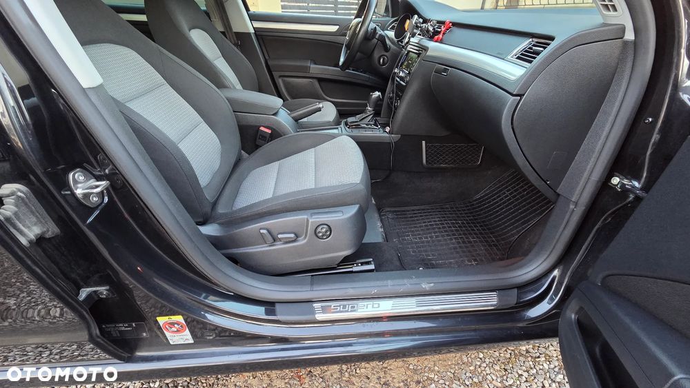 Skoda Superb 2.0 TDI DSG Ambition - 21