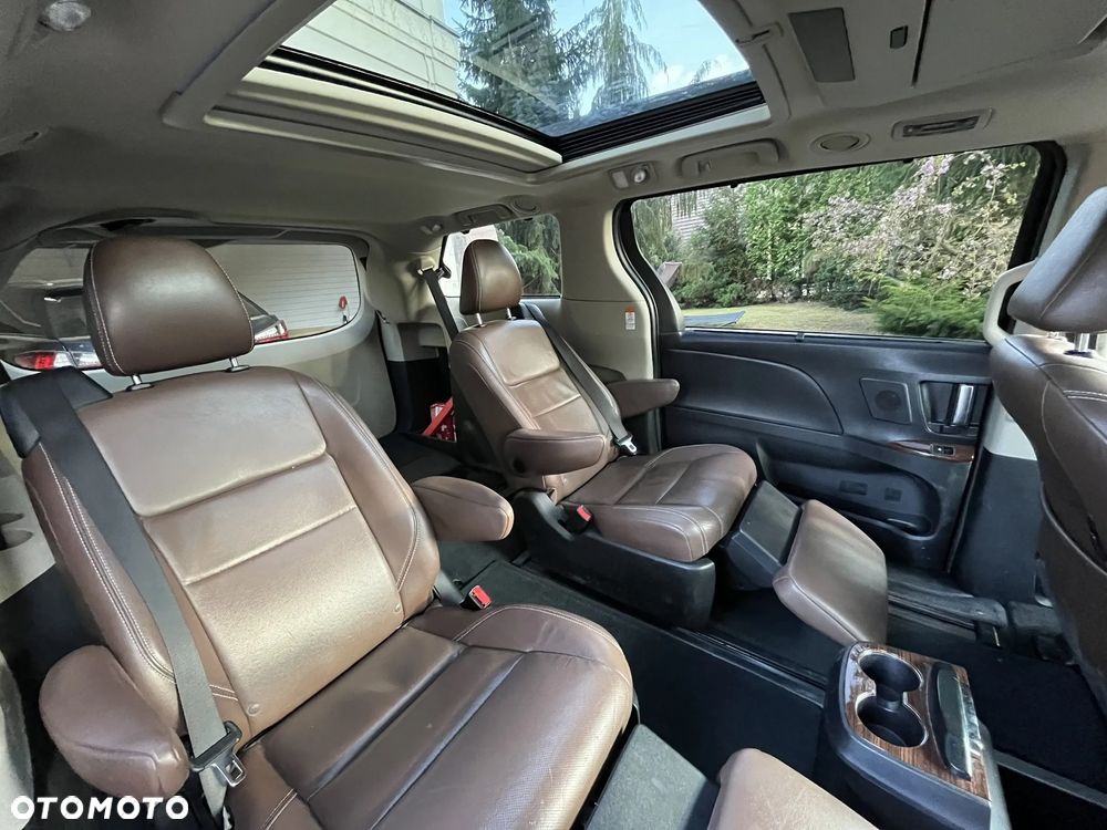 Toyota Sienna - 15