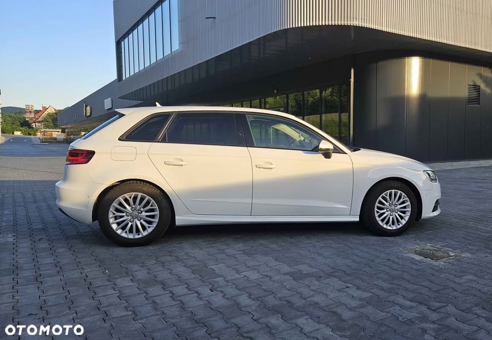 Audi A3 Sportback 1.6 TDI - 4