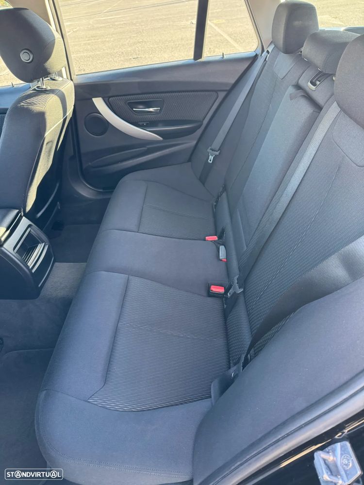 BMW 320 d Line Modern - 30