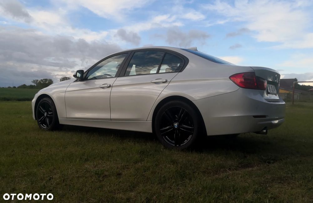 BMW Seria 3 318d DPF - 4