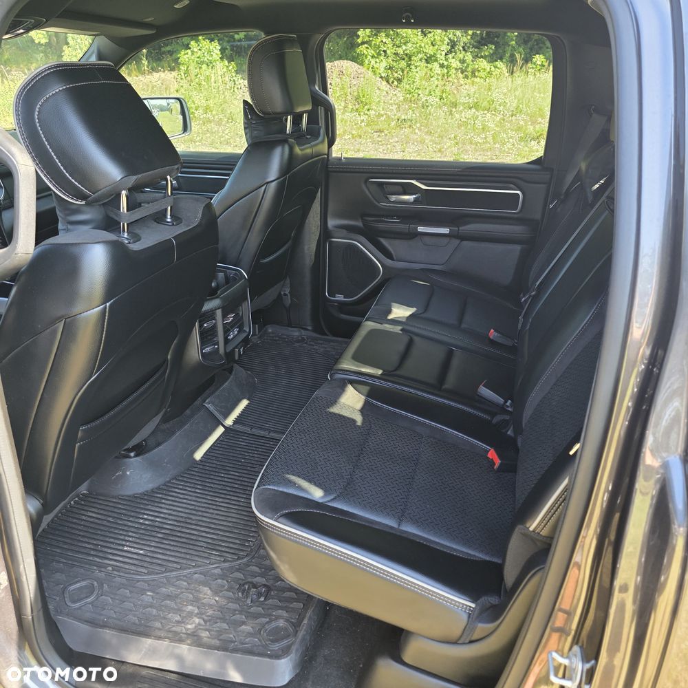 RAM 1500 Crew Cab Shortbed Laramie - 11