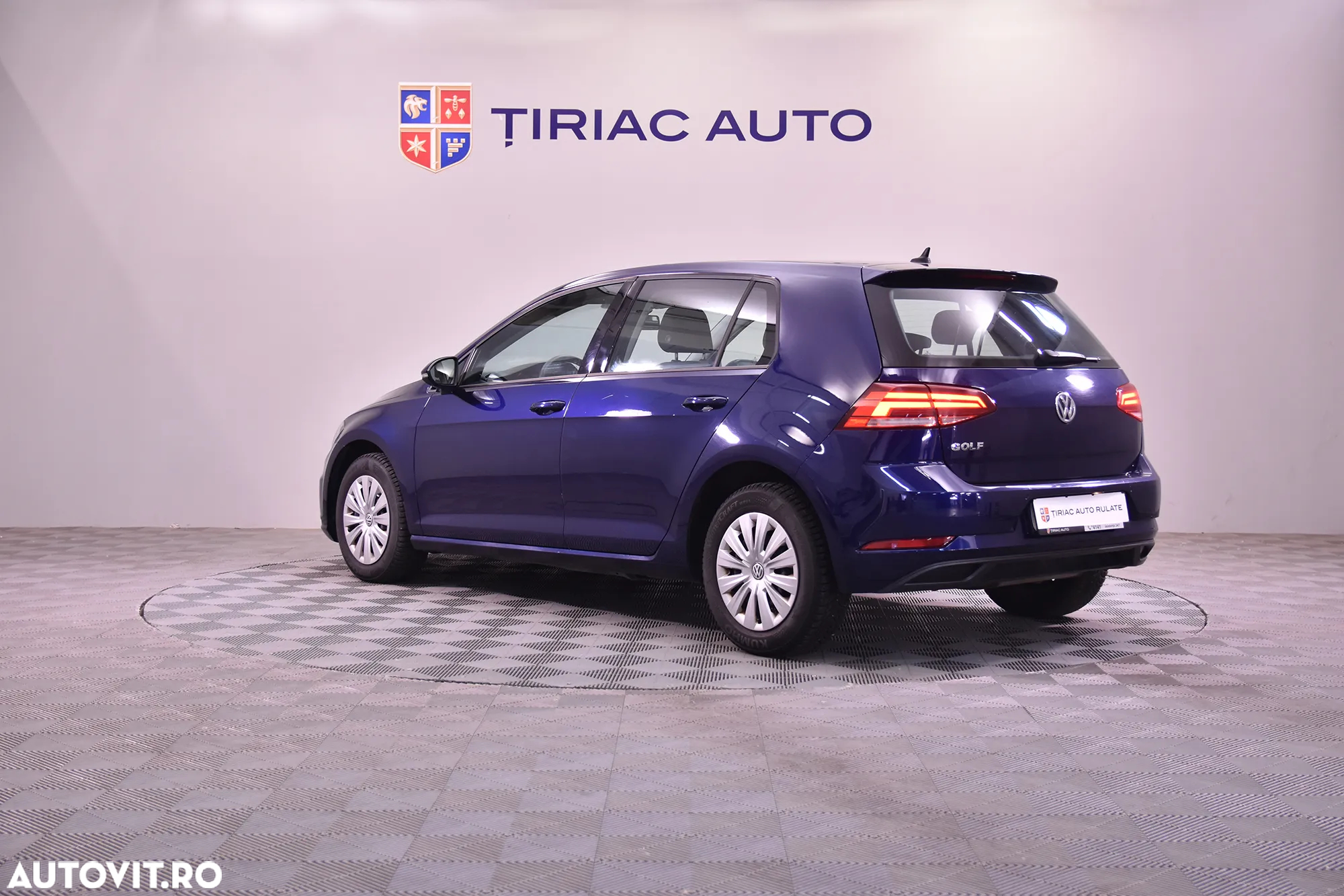 Volkswagen Golf - 3