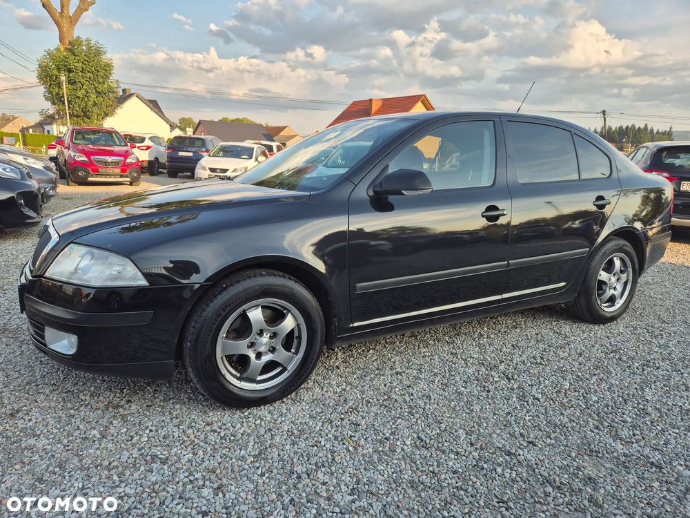 Skoda Octavia 1.6 Ambiente - 2