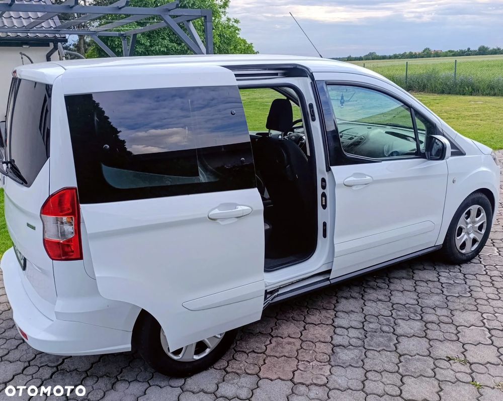 Ford Tourneo Courier 1.0 EcoBoost Ambiente - 9