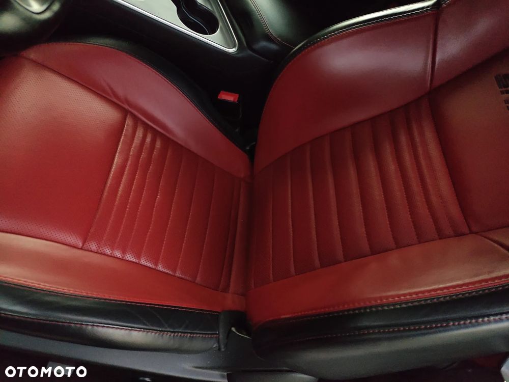 Dodge Challenger - 23
