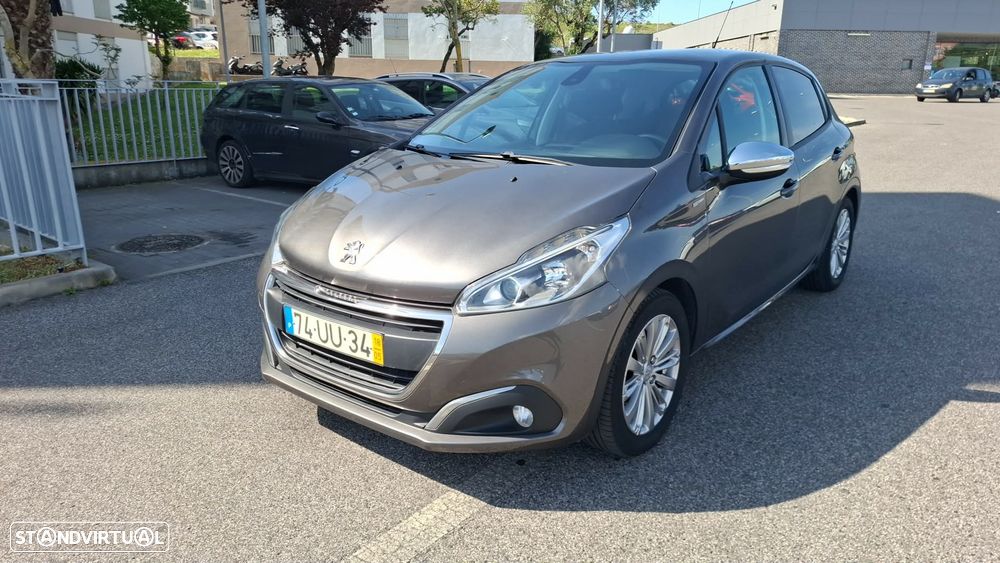 Peugeot 208 1.2 PureTech Signature - 1