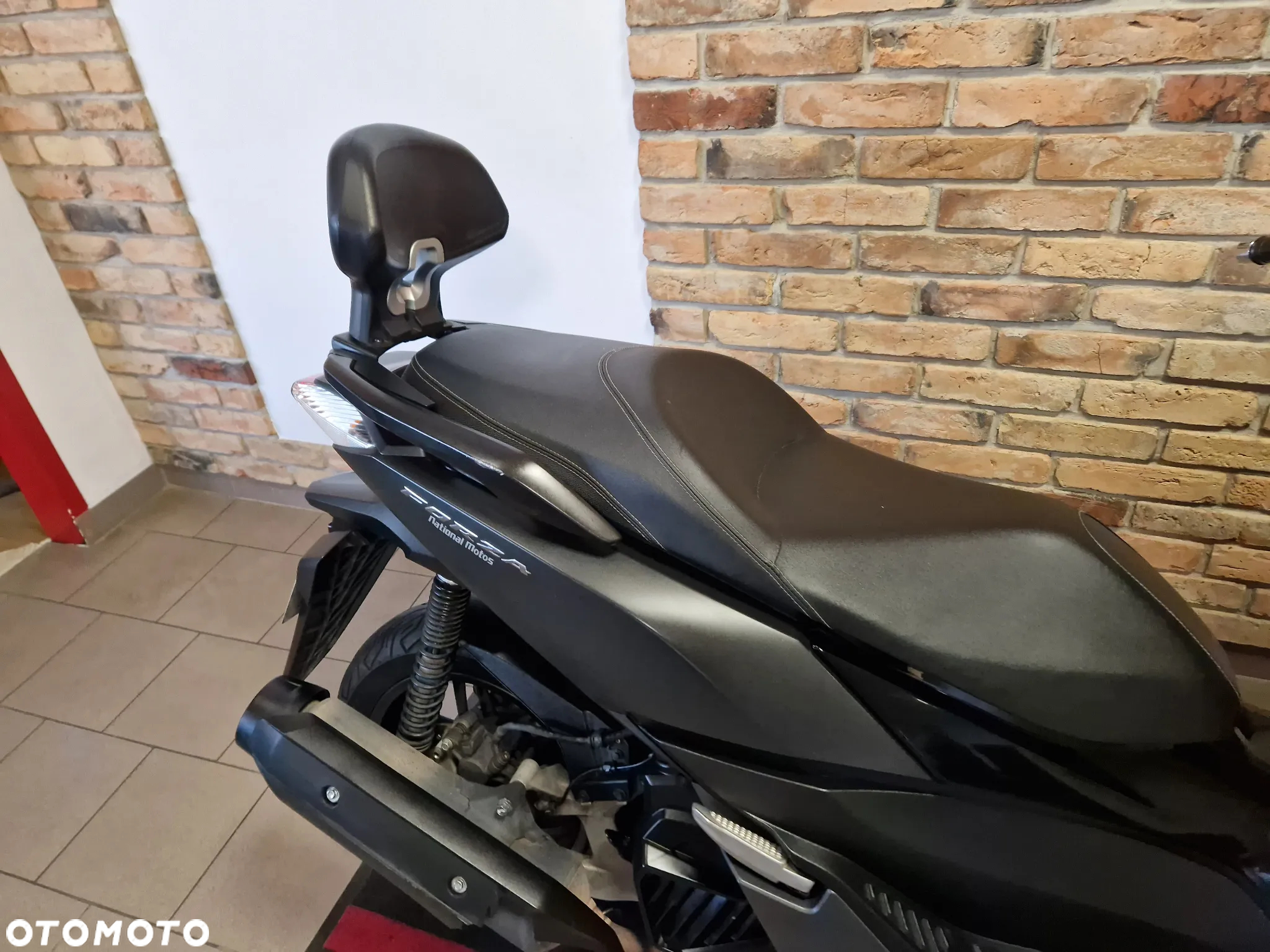 Honda NSS - 29