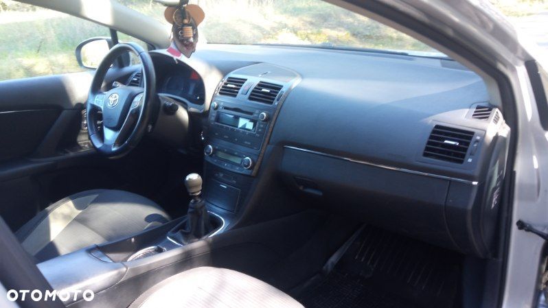 Toyota Avensis 2.0 D-4D Sol plus - 9