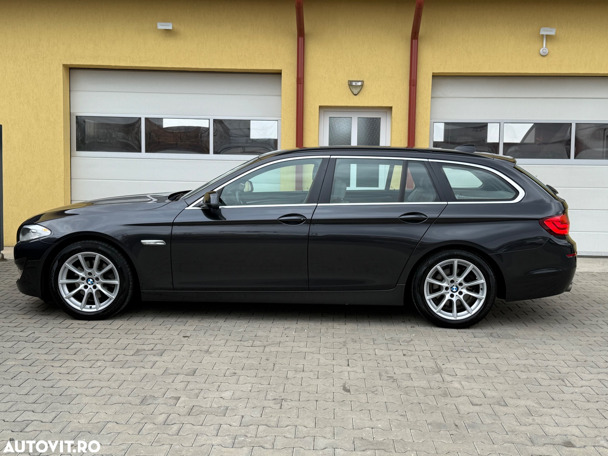 BMW Seria 5 520d Touring Aut. - 33
