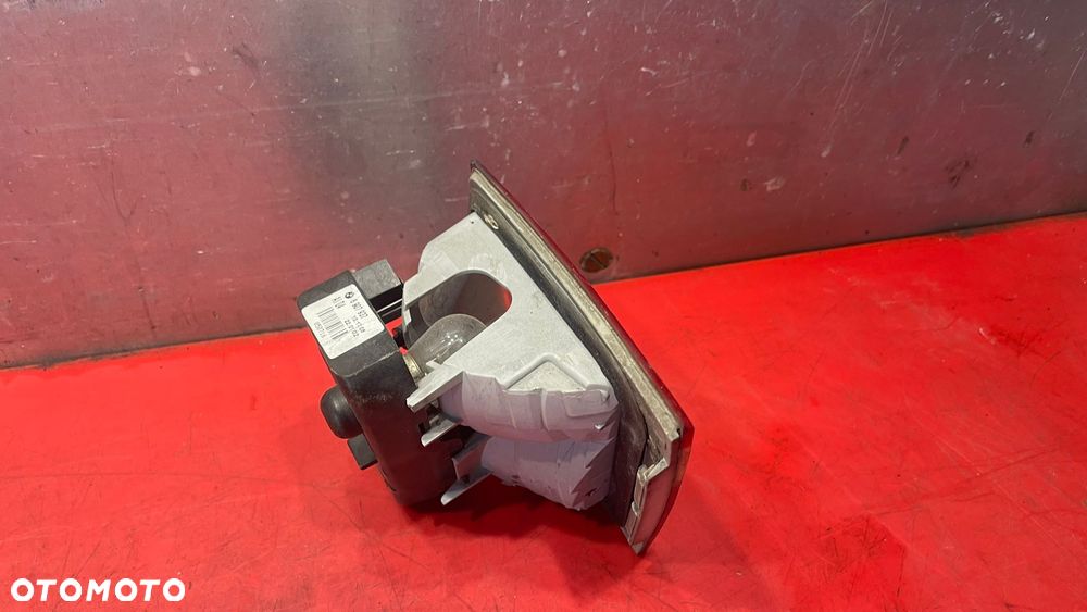 LAMPA LEWA TYLNA LEWY TYŁ W KLAPĘ BMW 3 E46 6907937 - 2