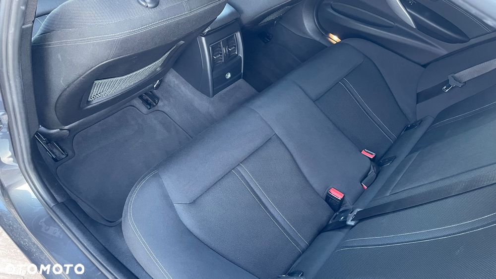 BMW Seria 3 320d Sport Line - 23