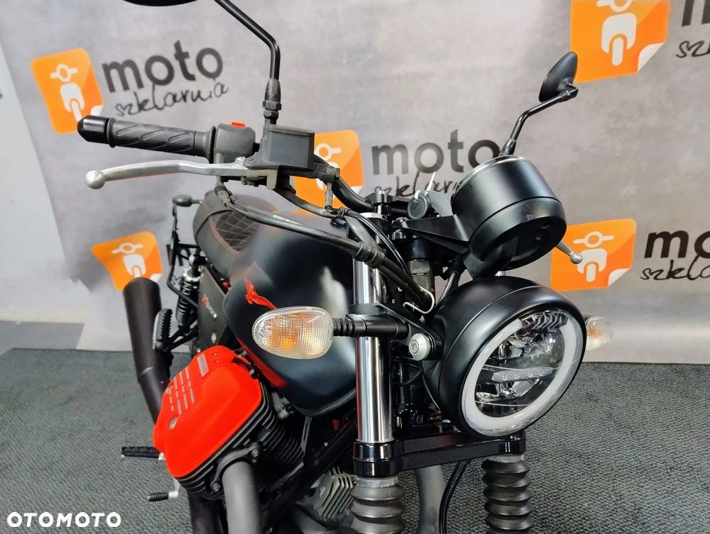 Moto Guzzi V7 - 23
