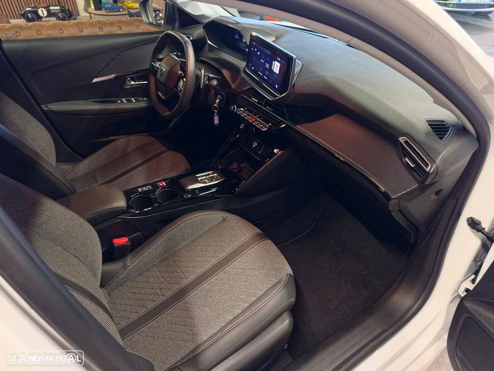 Peugeot 208 1.2 Hybrid Allure e-DCS6 - 4