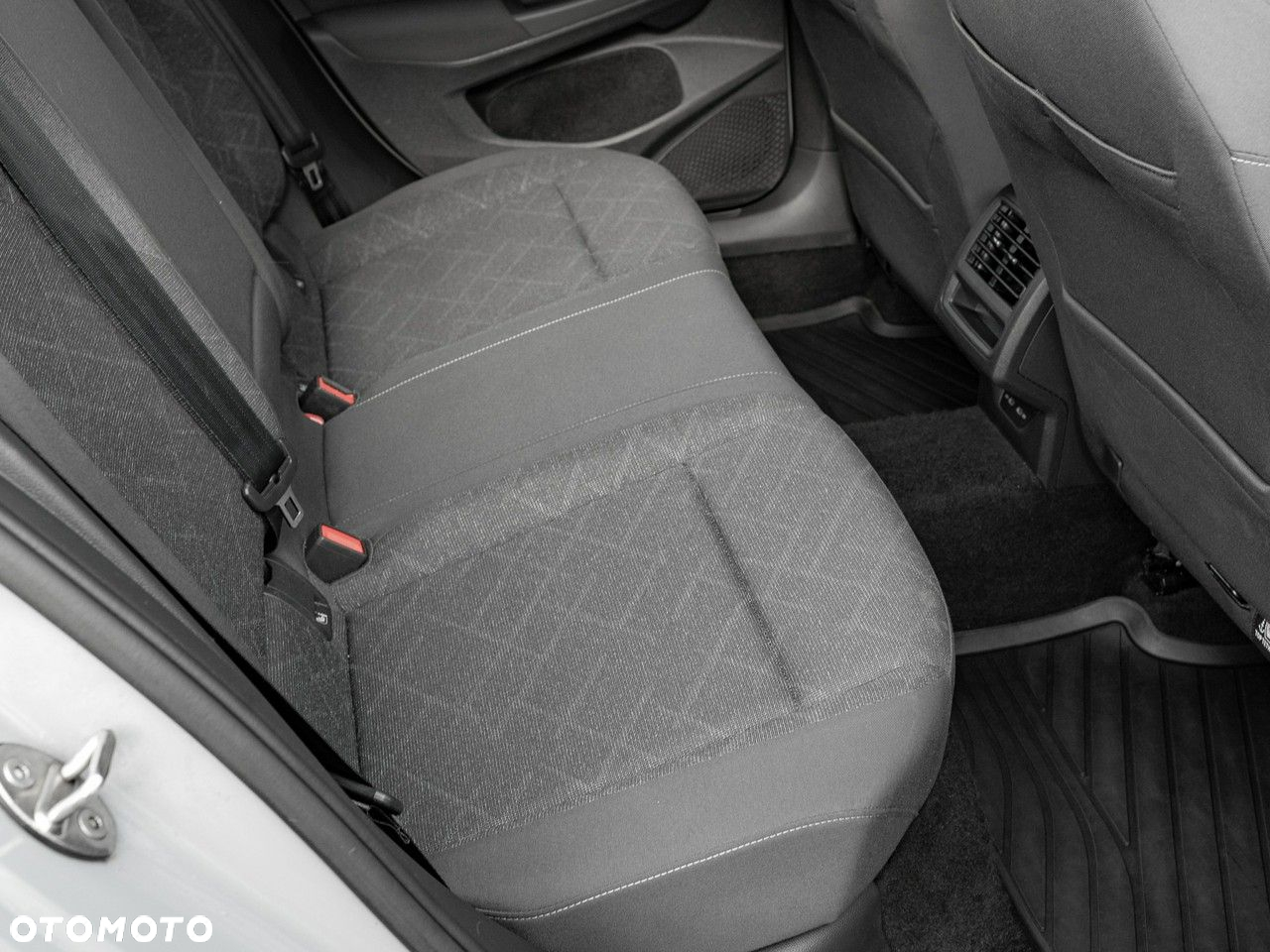 Volkswagen Golf VIII 1.5 TSI EVO Life - 30