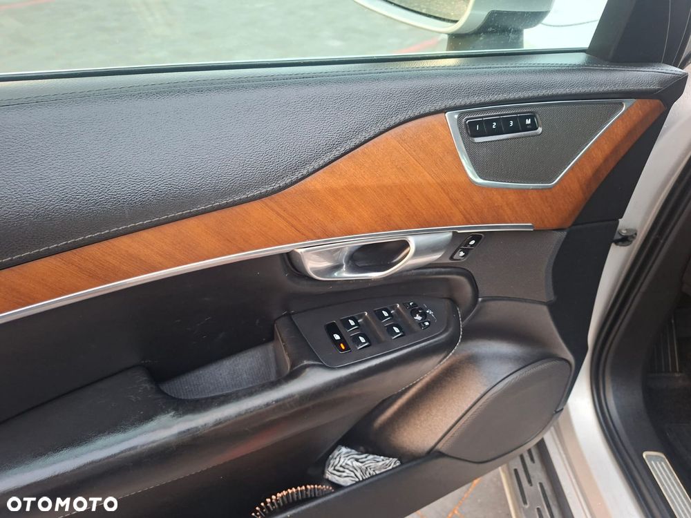 Volvo XC 90 - 16