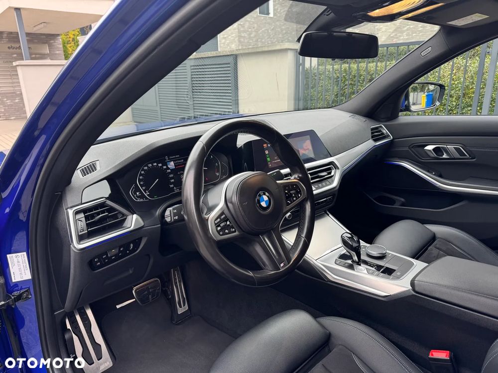 BMW Seria 3 318d M Sport - 9