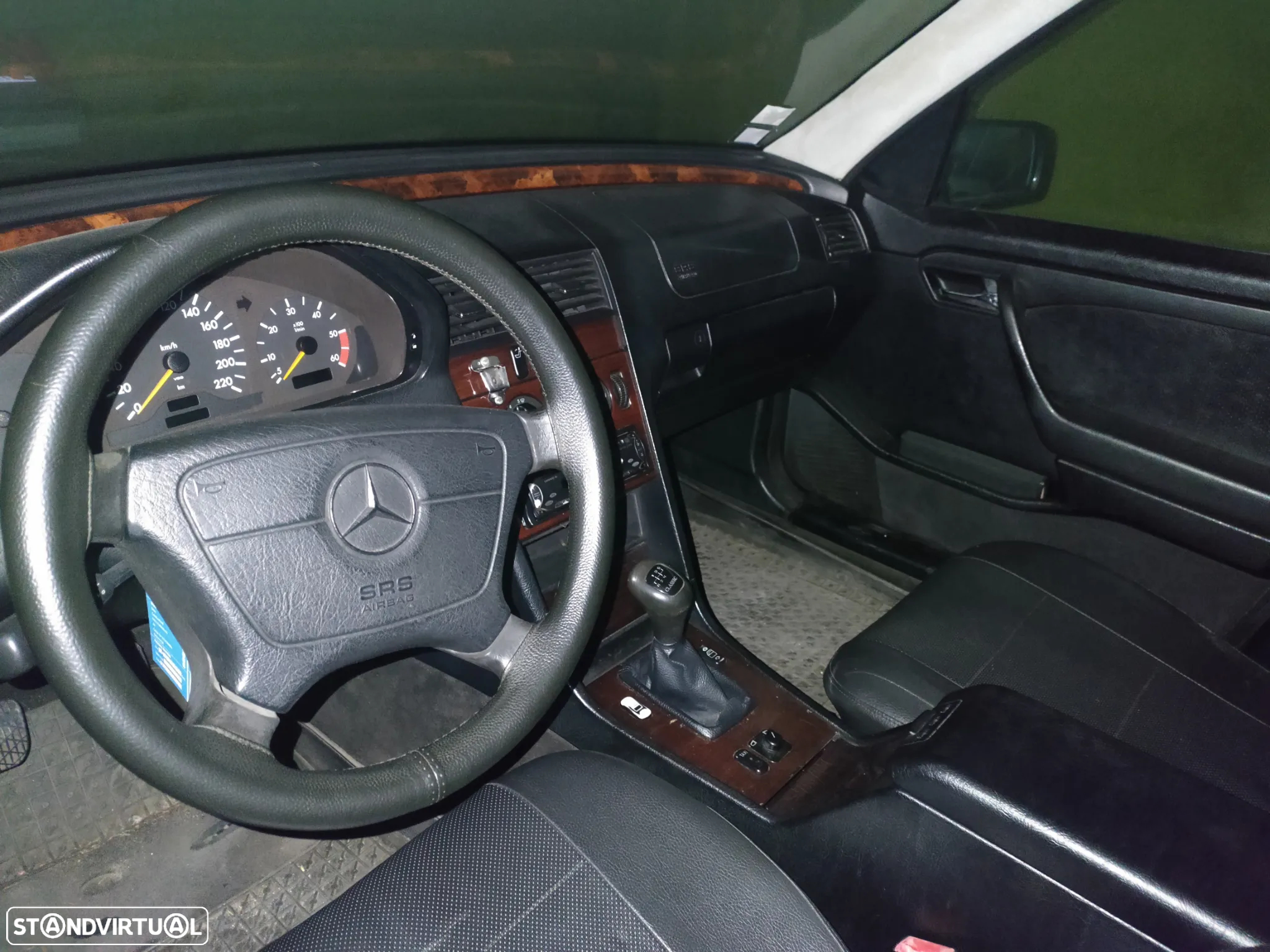 Mercedes-Benz C 220 D - 11