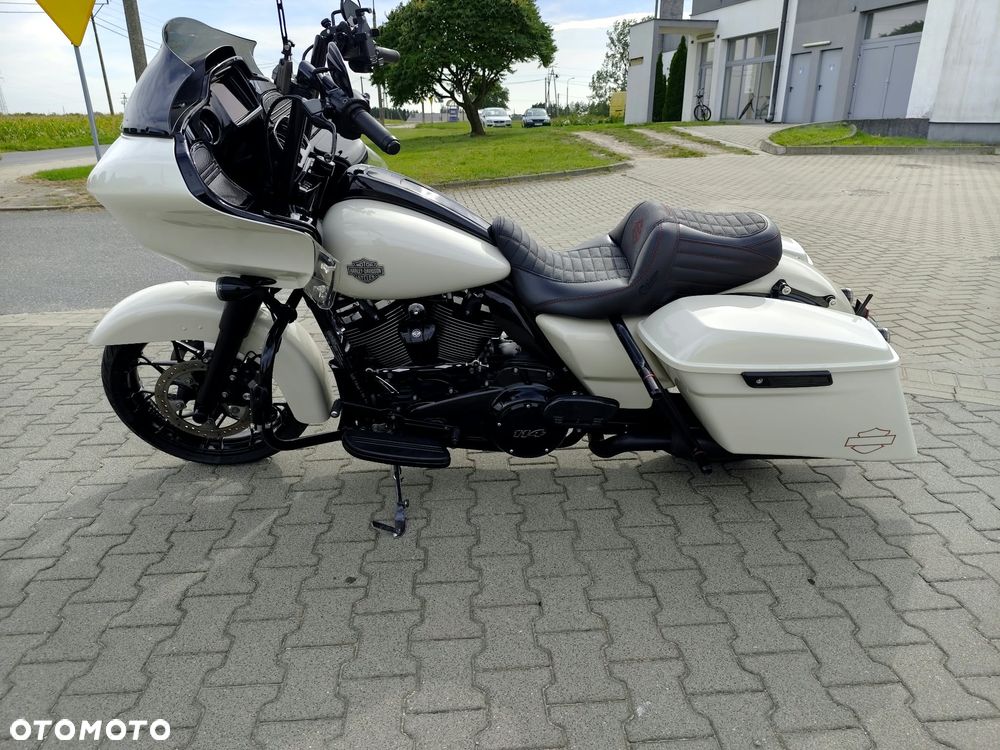 Harley-Davidson Touring Road Glide - 25