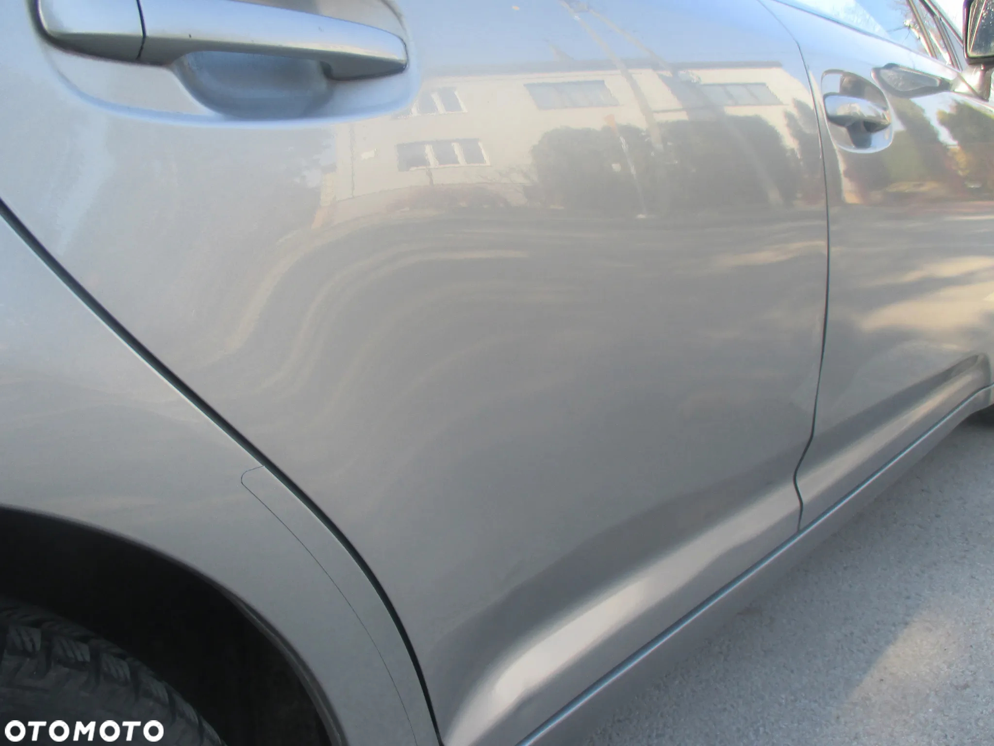 Toyota Avensis 1.6 Active - 9