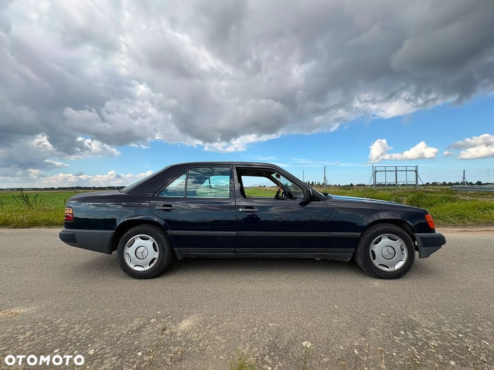 Mercedes-Benz W124 (1984-1993) - 17