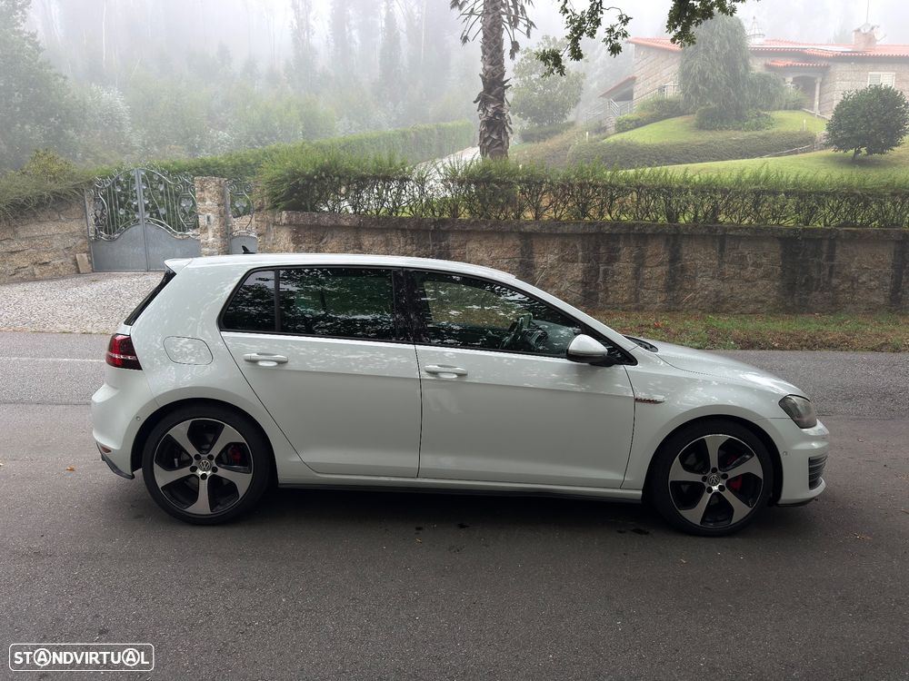 VW Golf 2.0 GTI - 33