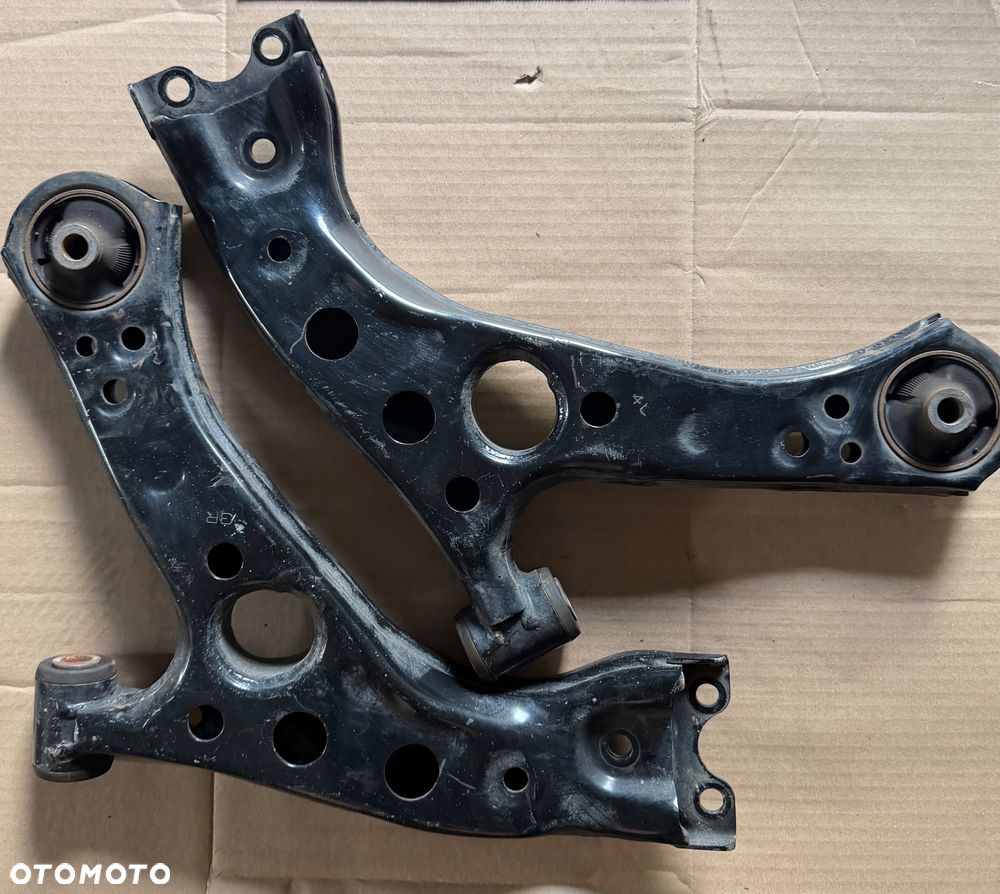 TOYOTA PRIUS XW60 V 23-26 WAHACZ LEWY PRAWY - 1