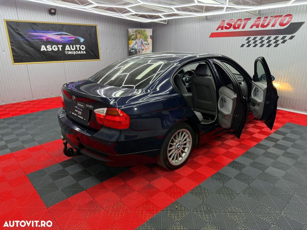 BMW Seria 3 318i Touring - 19