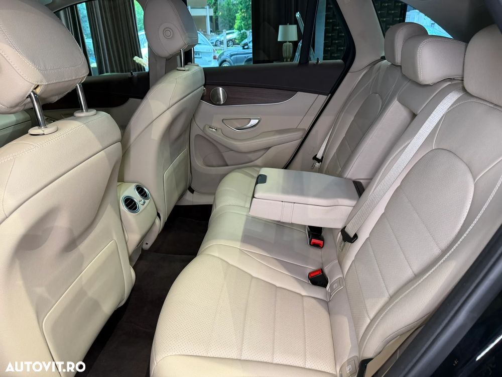 Mercedes-Benz GLC 200 4MATIC 9G-TRONIC AMG Line - 18