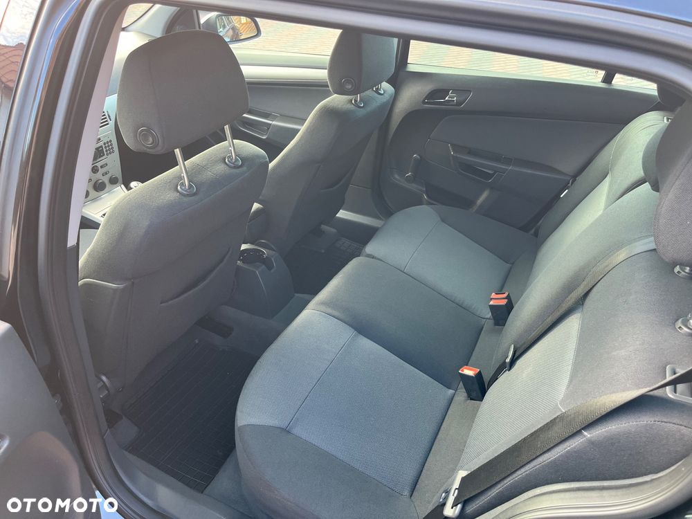 Opel Astra 1.6 Innovation - 20