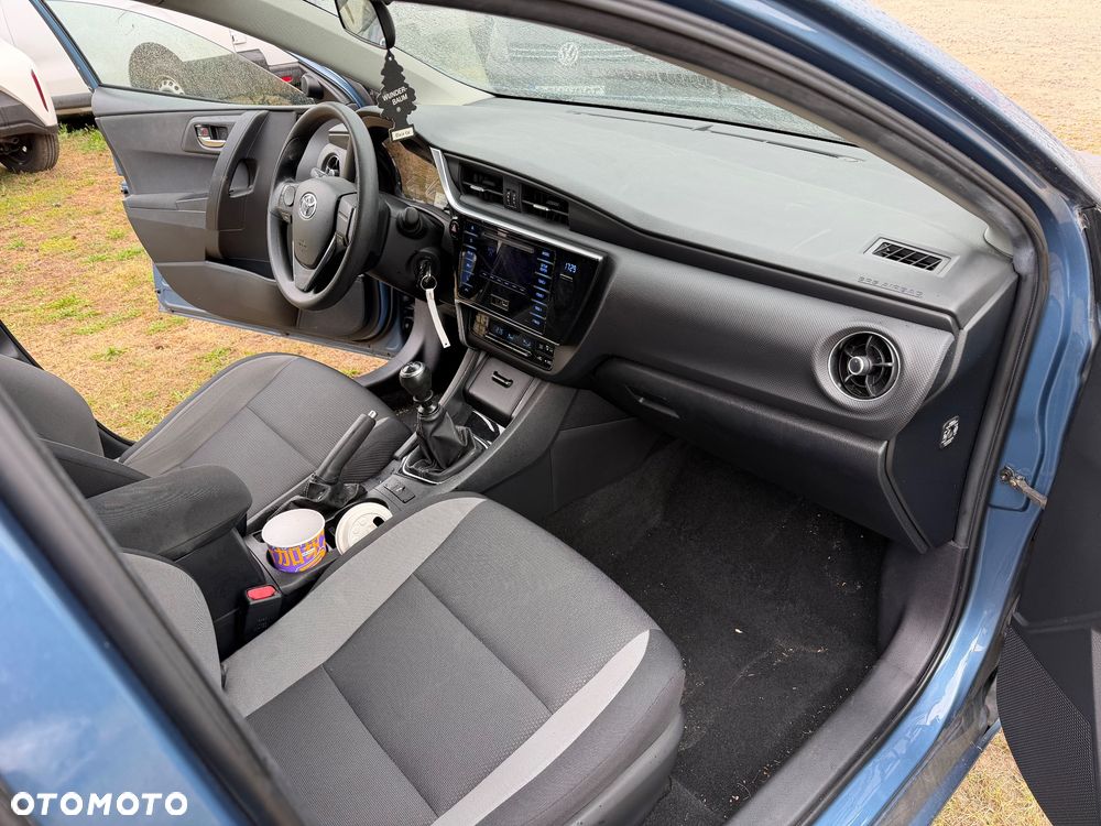 Toyota Auris - 25