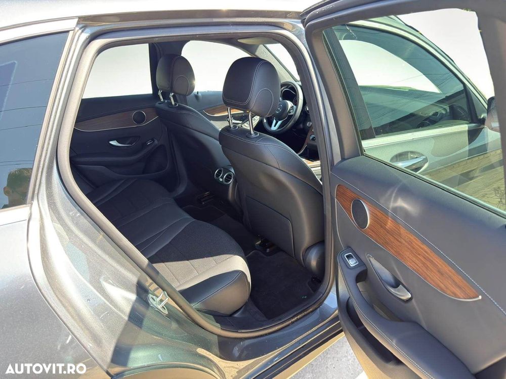 Mercedes-Benz GLC 300 d 4MATIC - 18