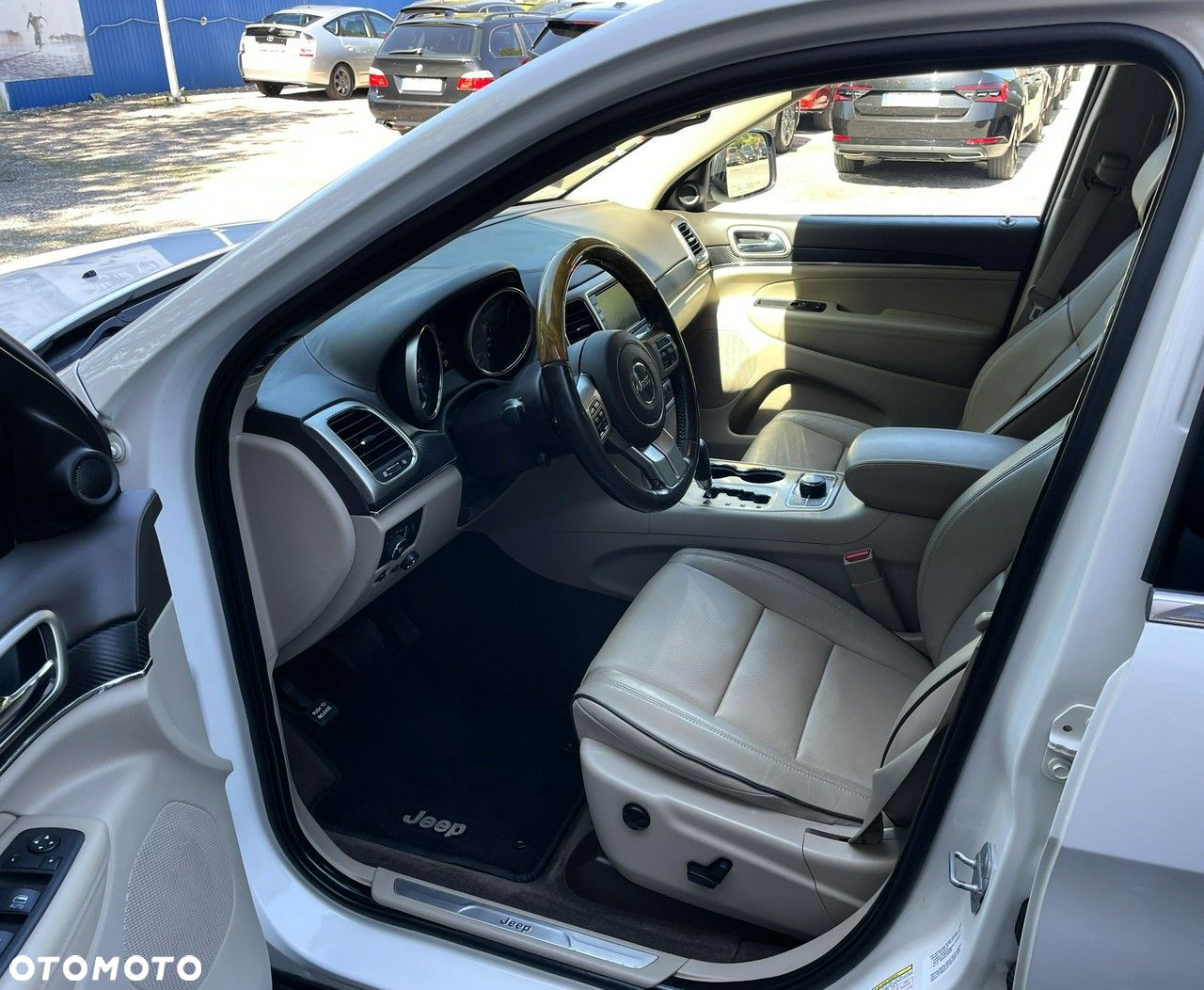 Jeep Grand Cherokee - 8