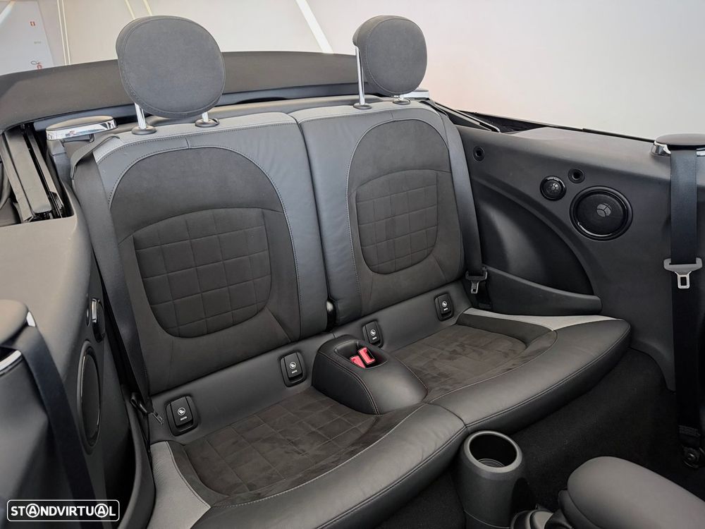 MINI Cabrio John Cooper Works Auto Desportiva - 17