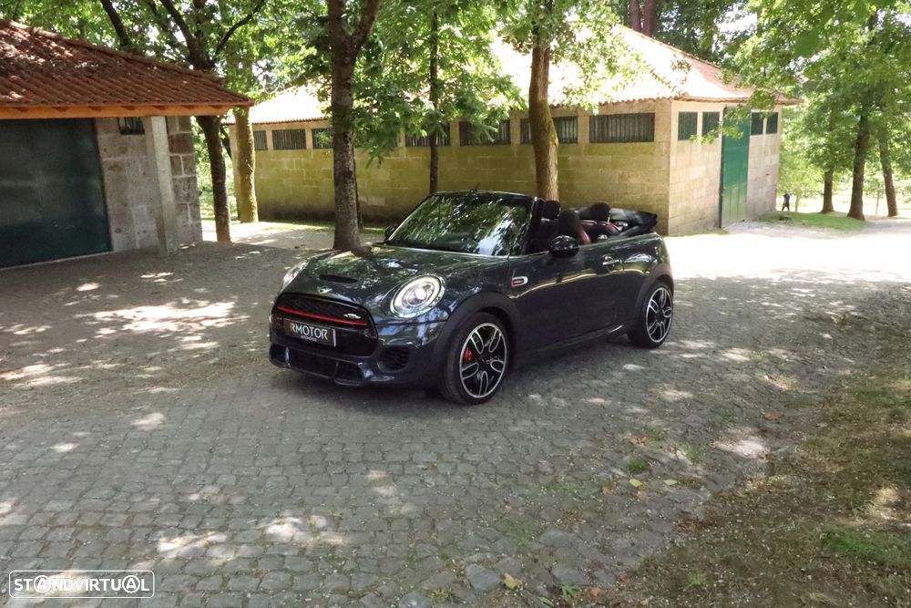 MINI Cabrio John Cooper Works - 17