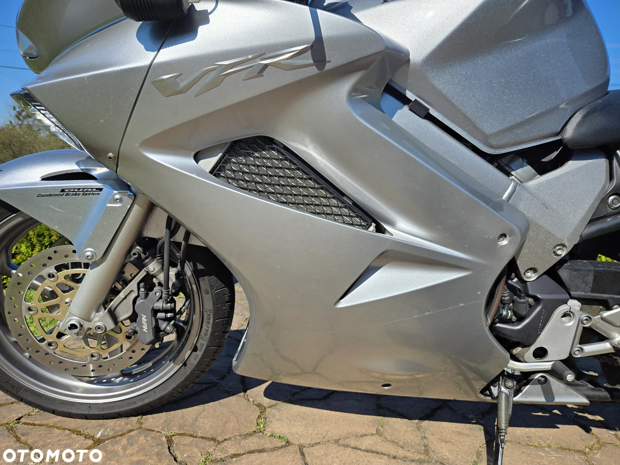 Honda VFR - 17