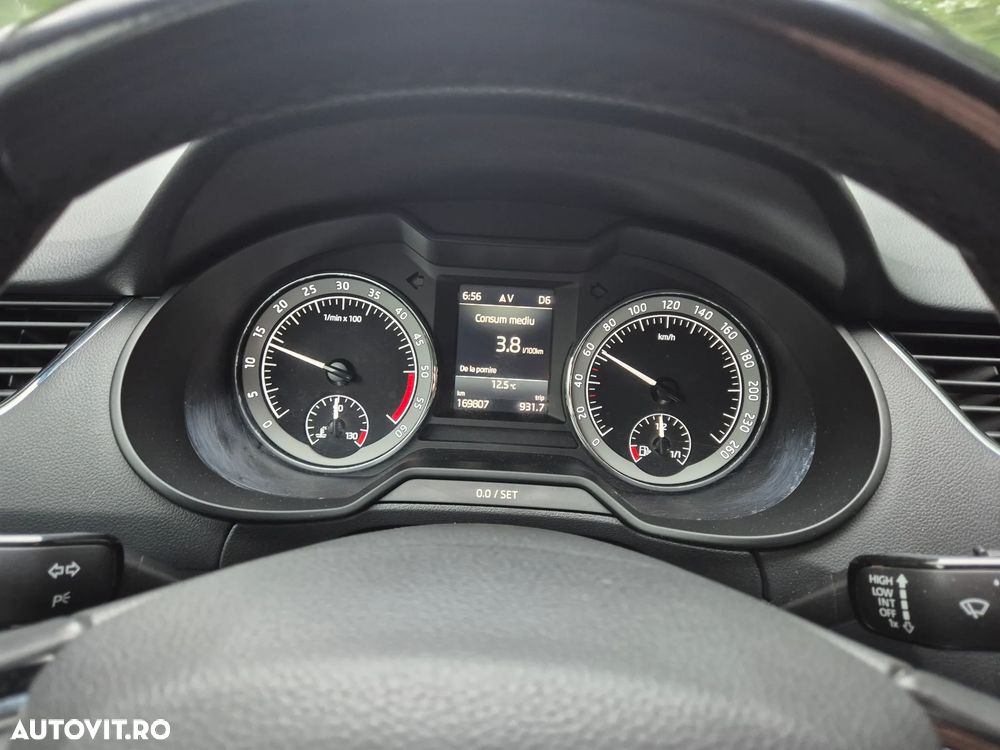 Skoda Octavia 1.6 TDI DSG Ambition - 24