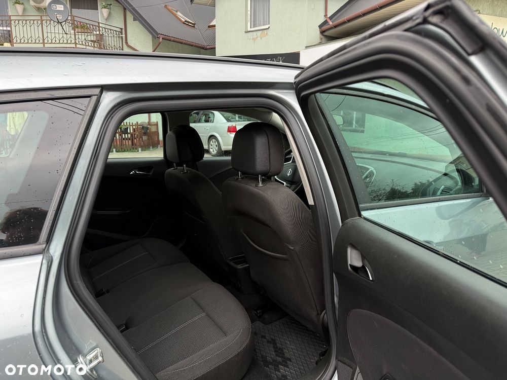 Opel Astra 1.7 CDTI DPF ecoFLEX TourerStart/Stop 105g Sport - 4