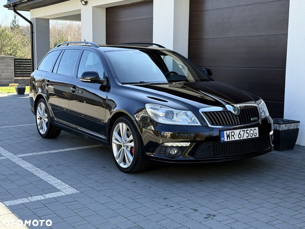 Skoda Octavia 2.0 TSI RS - 11